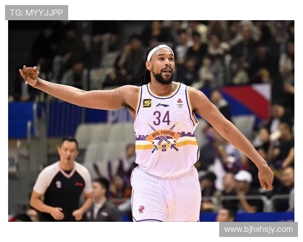 萨林杰飞身抢断妙传萨姆纳三分命中广东打停山东比赛走势逆转 萨林杰飞身抢断妙传萨姆纳三分命中广东打停山东比赛走势逆转